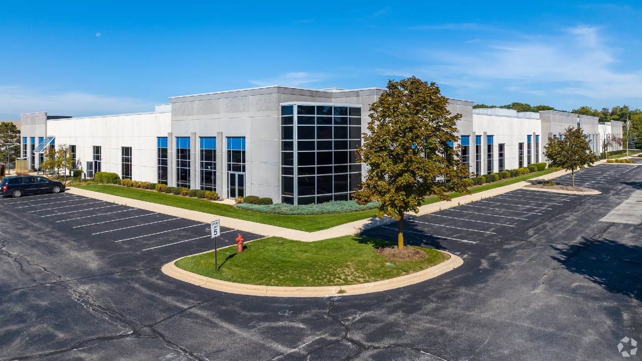 W233N2095-Ridgeview-Pky-Waukesha-WI-Building-Photo-1-LargeHighDefinition cropped Ridgeview Industrial Center IV. Image from LoopNet.