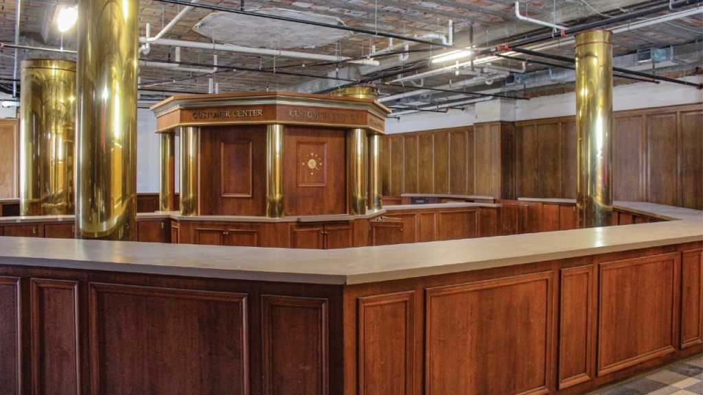 The former Milwaukee Journal Sentinel circulation desk, which is in the space that will remain available for commercial tenants. Image from LoopNet
