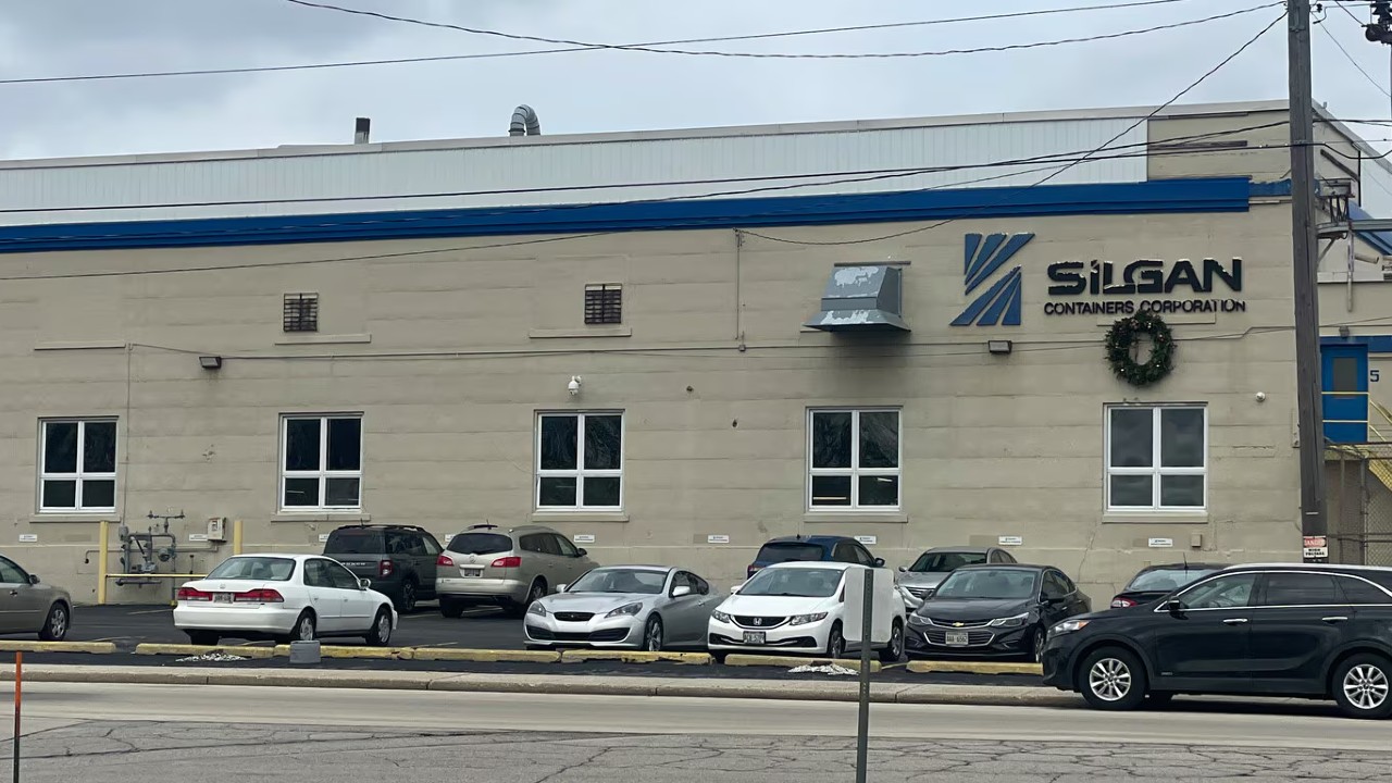 Milwaukee developer buys former Silgan Containers plant in Oconomowoc