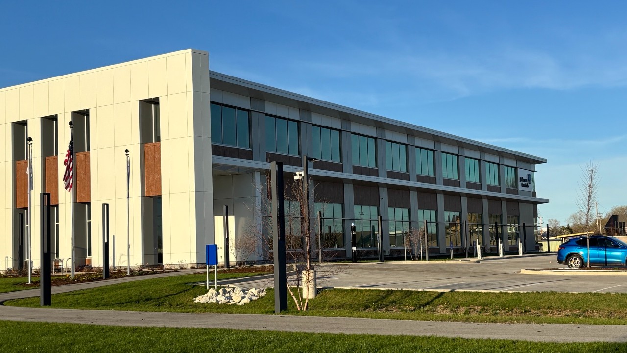 Johnson Controls Innovation Center-Warren Johnson Engineering Lab building in Glendale sold for $45.4 million