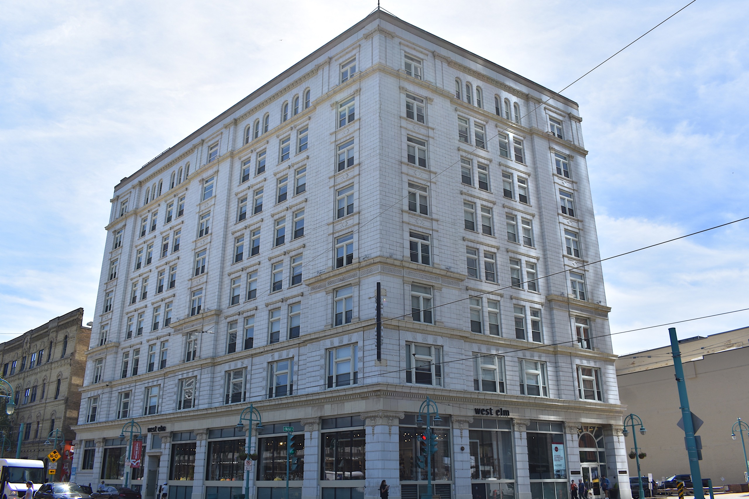 Ward D Building Historic Third Ward building to convert office space to 25 apartments