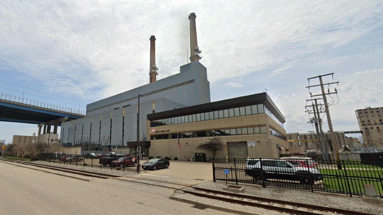 Milwaukee holds first hearing on proposal to create city-owned electric utility
