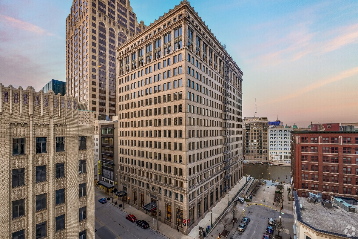 Insurance technology company zizzl health to expand at new downtown Milwaukee location