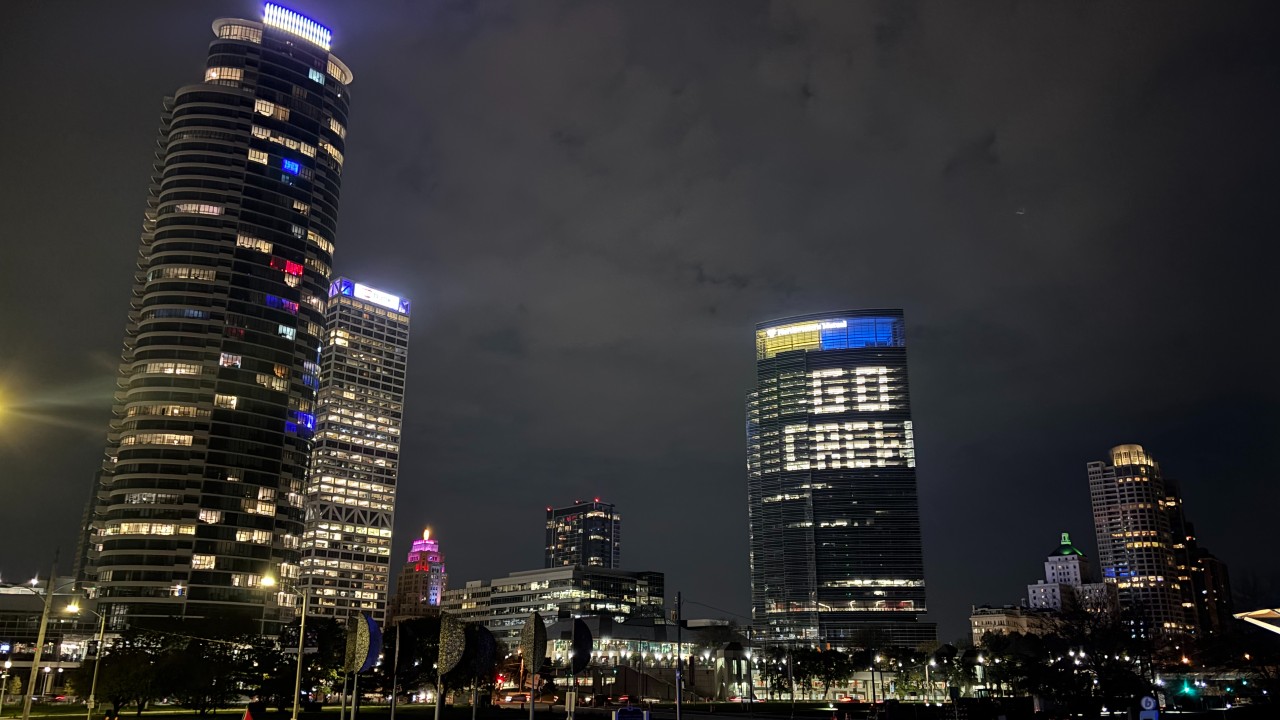 See photos: Brewer fever on display all over town as Brewers take 3-0 World Series lead