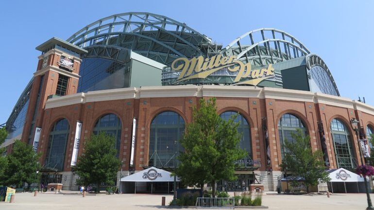 Relocation-Guide-Family-Miller-Park-(10)_MMeyer_20150709