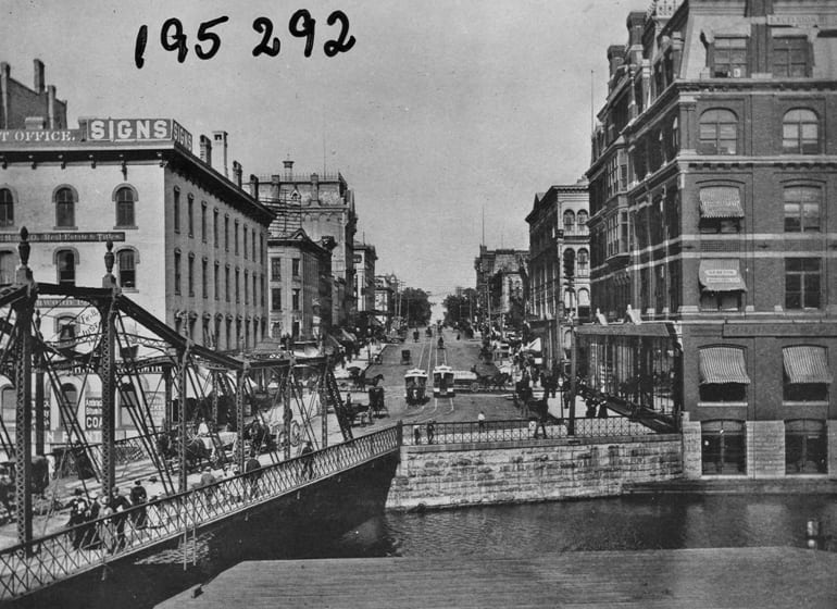 CON-Glance-062518-River-MPM