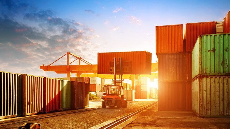 Exporting-shutterstock_168956879 Exporting