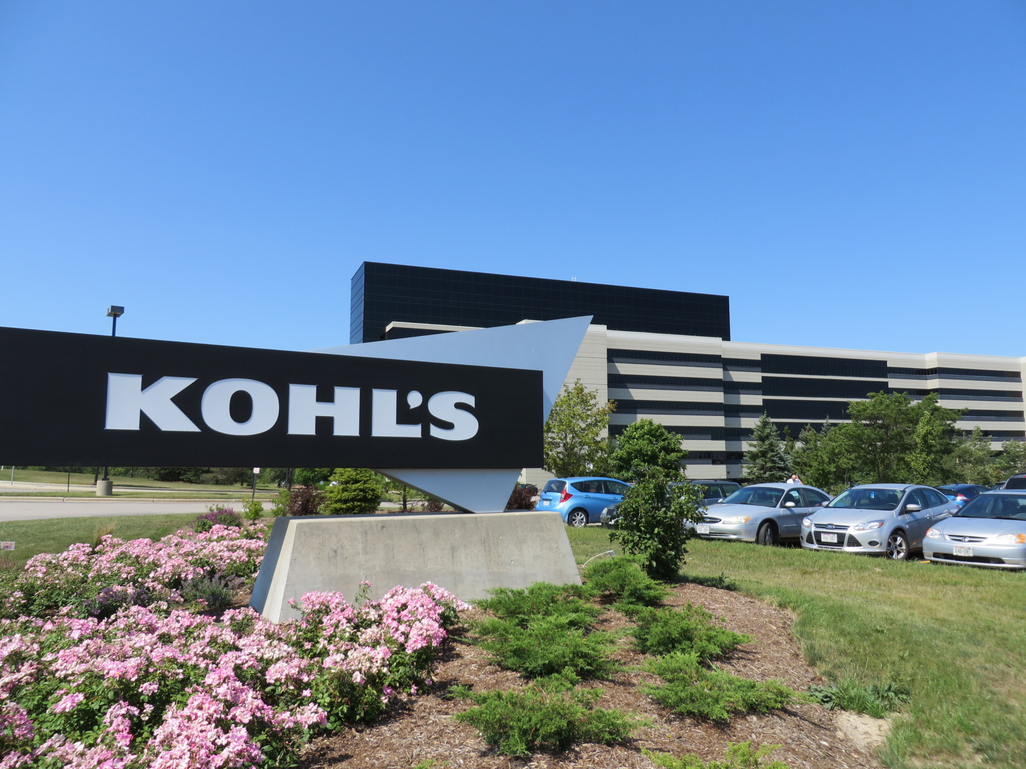 Kohl's is putting a Weight Watchers studio in one of its stores