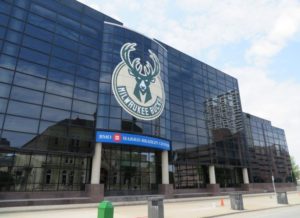 Milwaukee Bucks-Milwaukee-2016-04-01-file