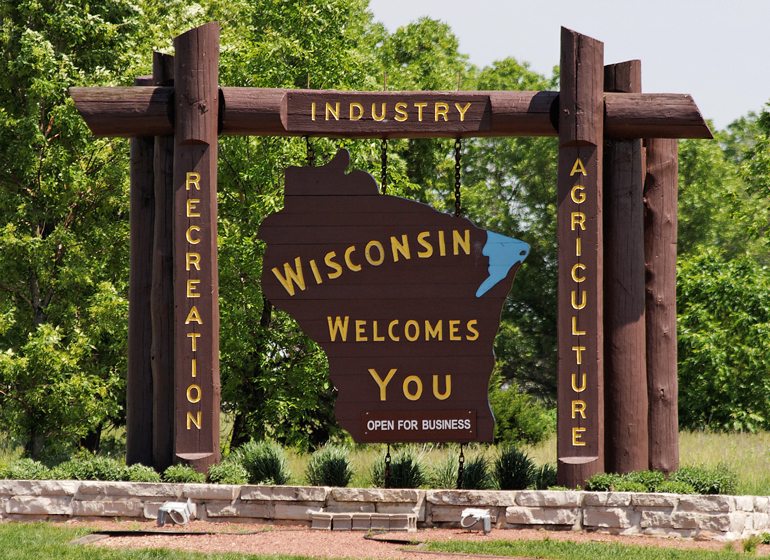 Wisconsin-state-line