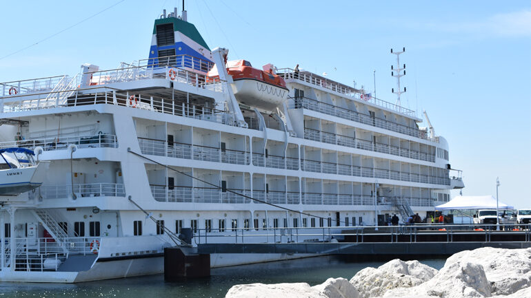 LE-Now-062419-Cruise-ship-option-1