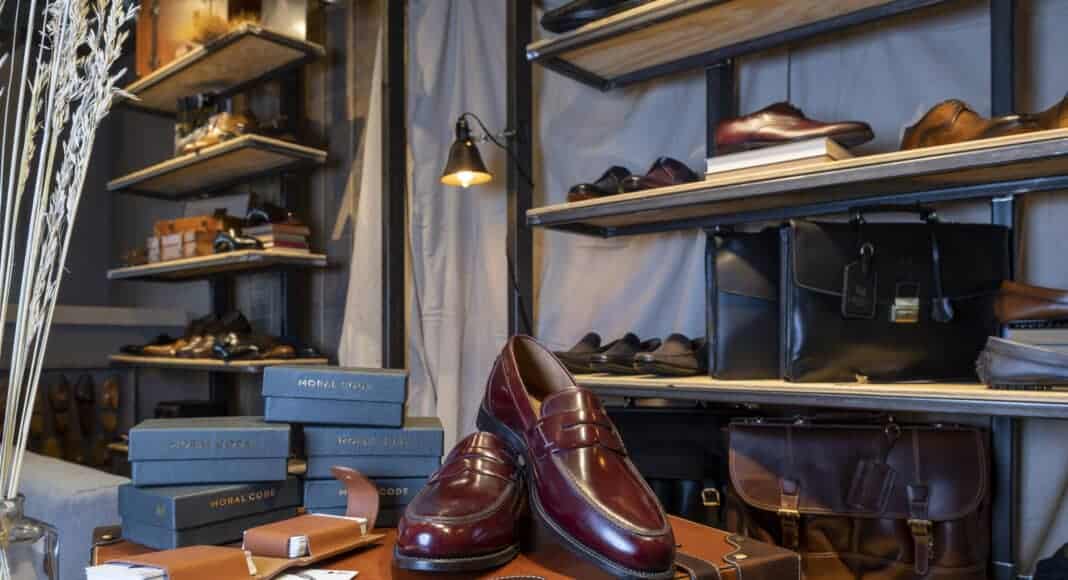 Local footwear eretailer seeks consumer connection with